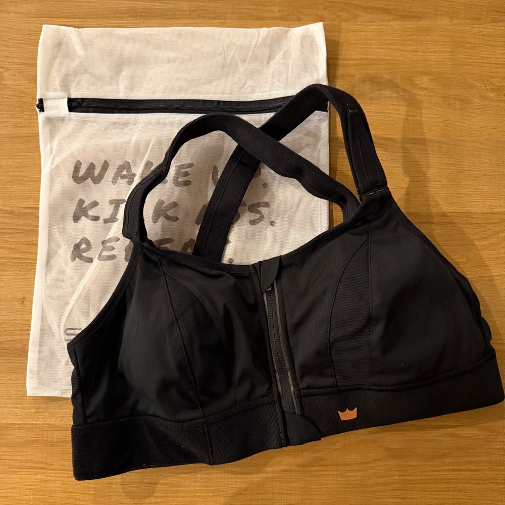 SHEFIT NWOT Ultimate Sports Bra Black Size 1 Luxe High Impact Front Zip Wash Bag